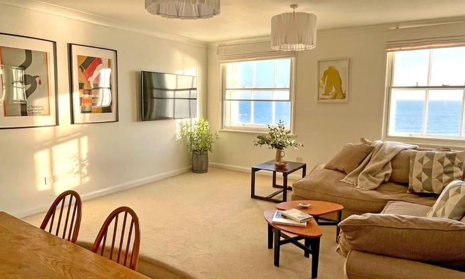 St Leonards-On-Sea Apartment | Stunning seafront flat,St Leonards