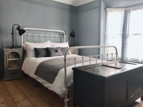 Whitstable House | Stunning seaside cottage seconds from beach by Whitstable-Holidays, Fig Cottage