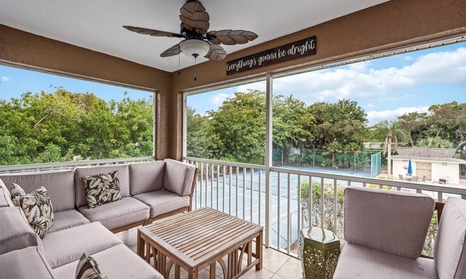Royal Harbor Condo | Stunning Seasonal Condo in the Heart of Naples