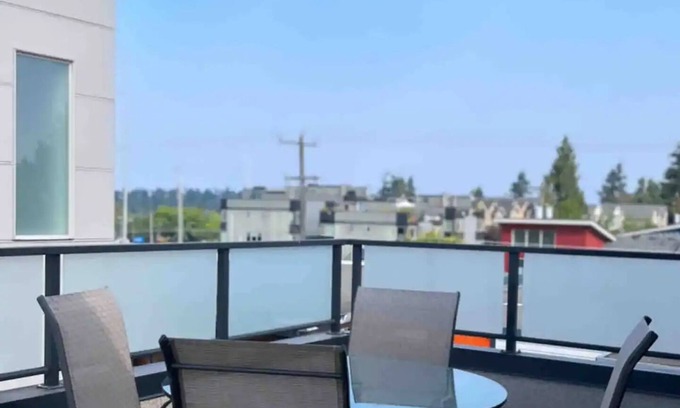South Delridge House | Stunning Seattle Retreat - Utopia Luxury Stay