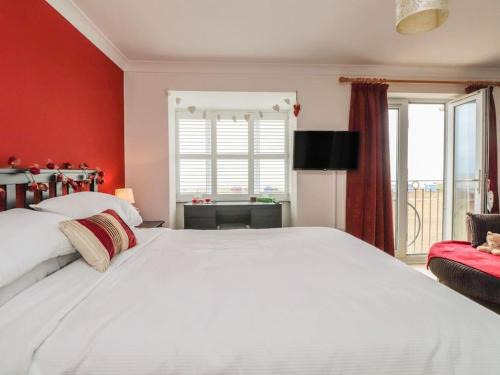 New Romney House | Stunning Seaviews - Beach House - Jacuzzi Bath tub