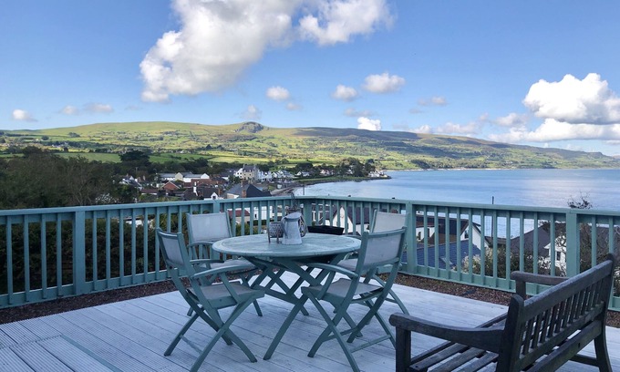 Ballygally Cottage | Stunning Seaview cottage, with 3 bedrooms