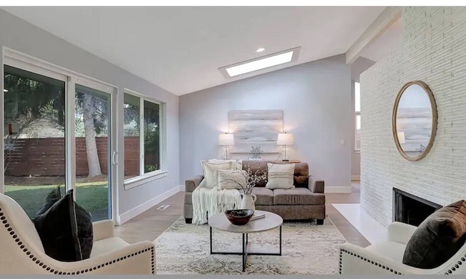 SeaTac House | Stunning Single Level Home w/ Outdoor Spa Jacuzzi!