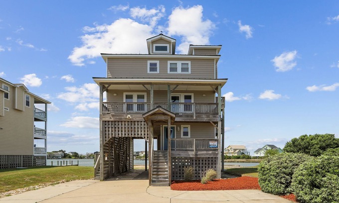 Nags Head House | Stunning Soundfront, Beautiful Views, 4 Bedrooms, Dog Friendly!