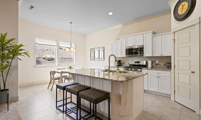 Tri-Cities House | Stunning South Kennewick Home