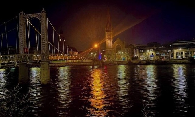 Inverness City Centre Apartment | Stunning spacious Apartment on River Ness