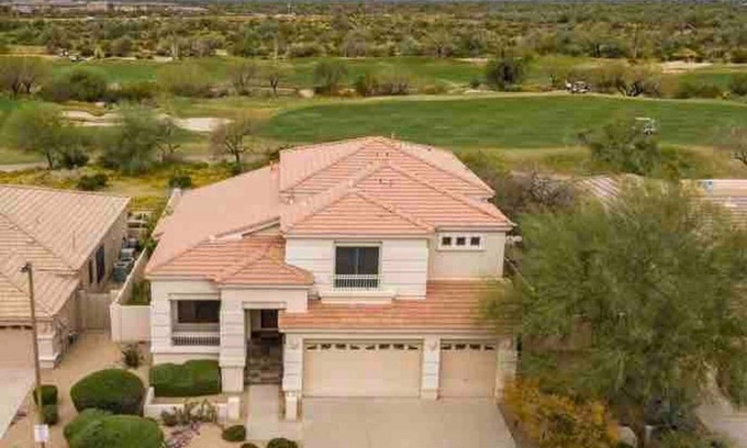 Glen Eagle House | STUNNING & SPACIOUS Golf Course Paradise | 🔥Pool | Balcony view | BBQ | Fire pit