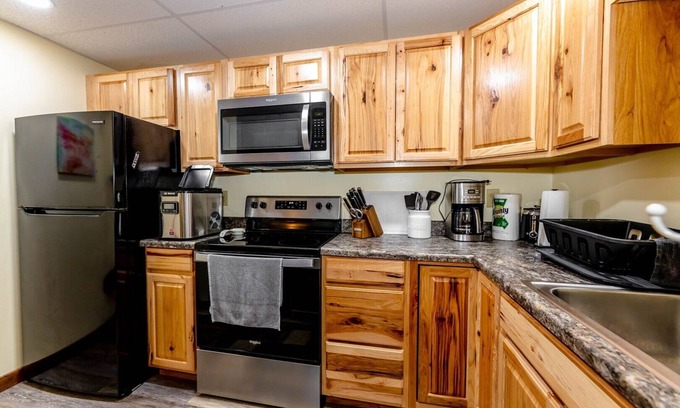 Ingles House | Stunning Spot on Claytor Lake! Private, 2BS5