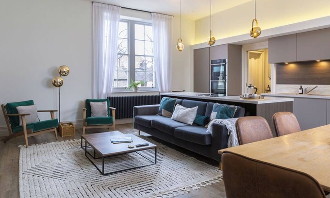 Clitheroe Apartment | Stunning, stylish, huge 2 floor Georgian apartment