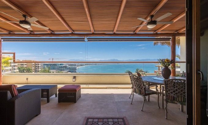 La Cruz de Huanacaxtle Apartment | Stunning two-level ocean view condo