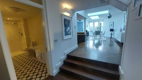 Howth House | Stunning Unique & Elegantly Refurbed Seafront 2BD