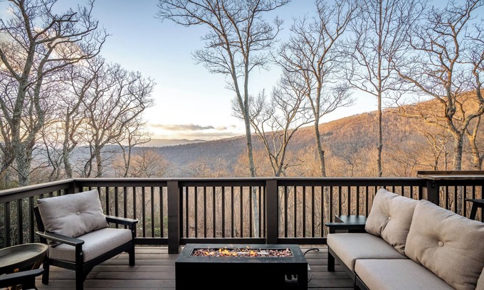 Nellysford House | Stunning Views, Hot Tub, Impeccable Design