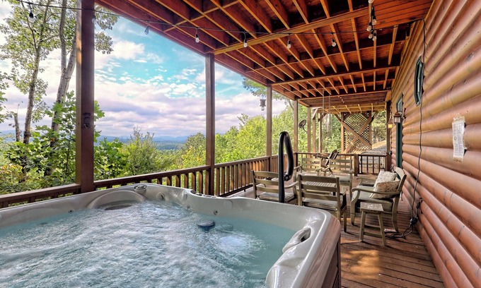 Morganton Cabin | Stunning Views, 3 King Suites, Relax in Luxury - MasterPeace Cabin