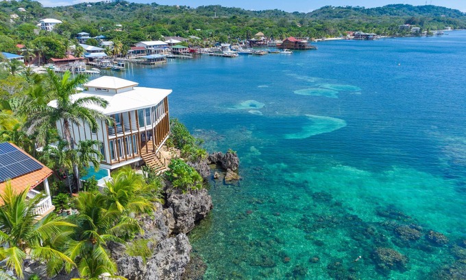 Antoneys Cay Apartment | Stunning views at - Villa Aire