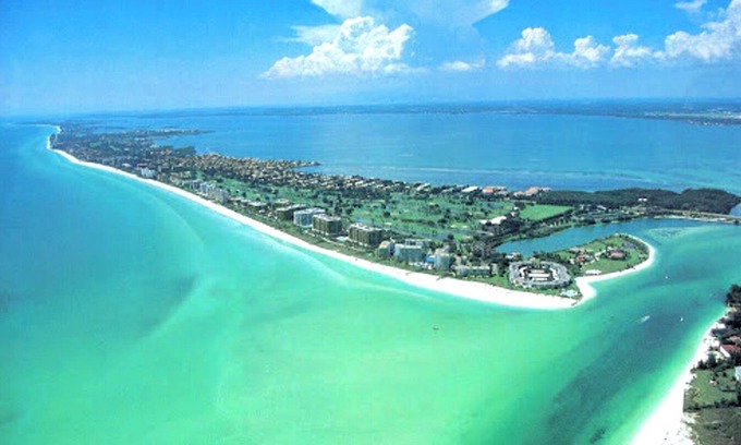 Longboat Key Condo | Stunning Views, Directly on beach, Pool, Private Corner Unit