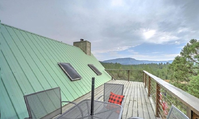 Pine House | Stunning Views from 3 Level Home, Majestic Sunrise and Mountain Scapes