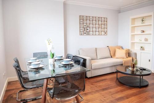Queen's Gate Apartment | Stunning views modern décor flat in Kensington