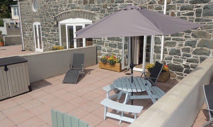 Rhyd-y-clafdy House | Stunning views of Cardigan Bay, quiet location, dogs welcome on a farm