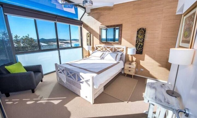 Boat Harbour Apartment | Stunning views sunrise to sunset - walk to beach -