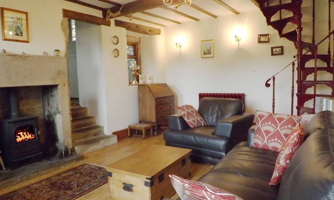 Youlgreave Cottage | Stunning views. Wifi. Pets welcome. Five star rating on Trip Advisor