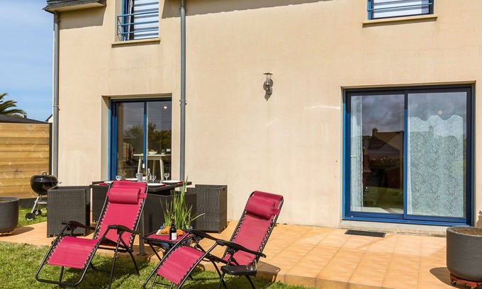 Ploudalmezeau House | Stunning villa for 4 people with WIFI, TV, terrace and pets allowed