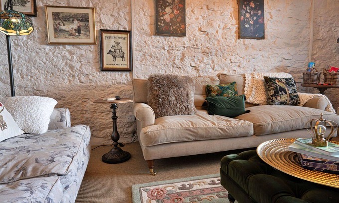 Buxton House | Stunning villa for 5 people with WIFI, pets allowed and parking