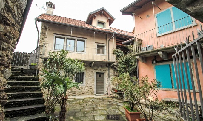 Bracchio House | Stunning villa for 6 guests with TV and patio