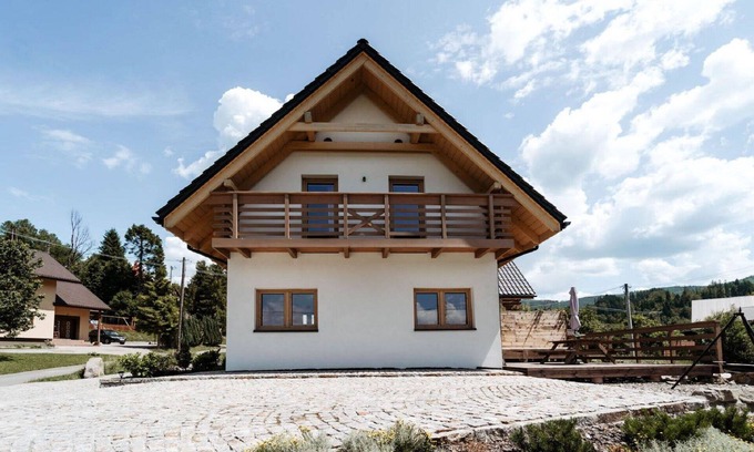 Wisla House | Stunning villa for 6 people with WIFI, TV, terrace and parking