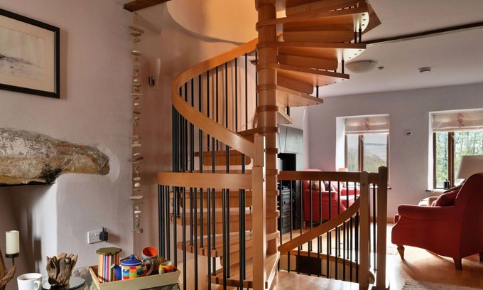 Ffestiniog House | Stunning villa for 4 guests with WIFI and pets allowed