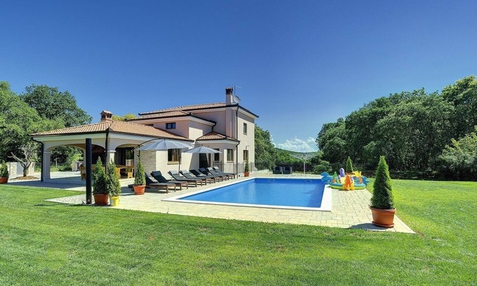 Rovinjsko Selo House | Stunning villa near Rovinj with private pool, table tennis, billiards