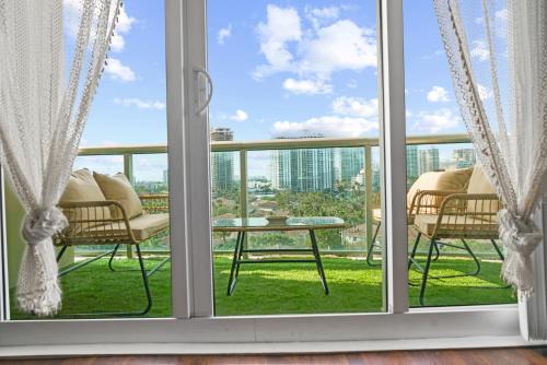 Sunny Isles Beach Apartment | Stunning Water Views 1BR Condo with Pool and Tennis Court