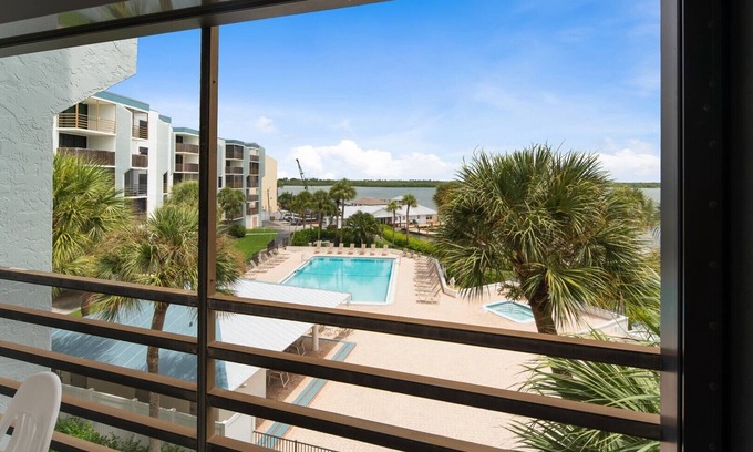Marco Island Condo | Stunning Waterfront Condo in Riverfront Resort.Tastefully Updated