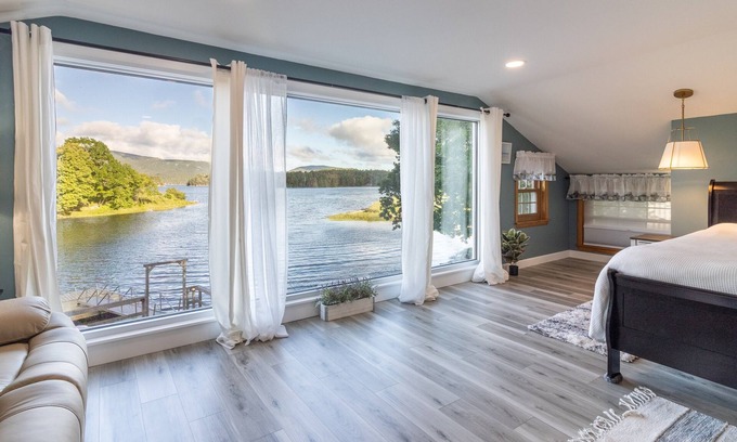 Somesville House | Stunning Waterfront, Acadia National Park as your Backyard.