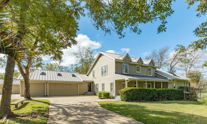 Dickinson House | Stunning Waterfront Rental Property with Private Dock & Pool