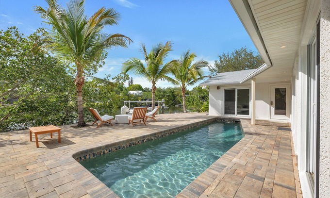 Riverview Estates House | Stunning Waterfront Views 3 Bedroom House Sarasota Near Siesta Key Sleeps 7