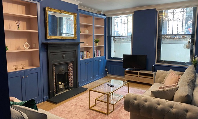 Holborn and Covent Garden Apartment | Stunningly Large Apartment Next to British Museum
