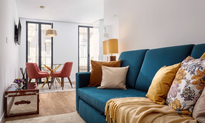 Lisbon Old Town Apartment | STUPENDO-1 BR-Center- Air conditioning -Free park