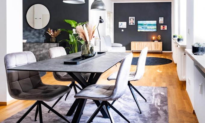 Memmingen Apartment | stycoz - Modernes Loft - 80 m2 - Küche - Parken