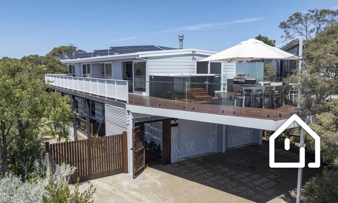 Sorrento House | Style In Sorrento *1 NIGHT FREE* Bay Views, Spa, Snooker, 550m to Beach
