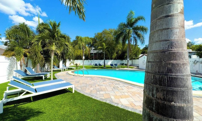 Clearwater Apartment | Stylish 1K unit with community pool