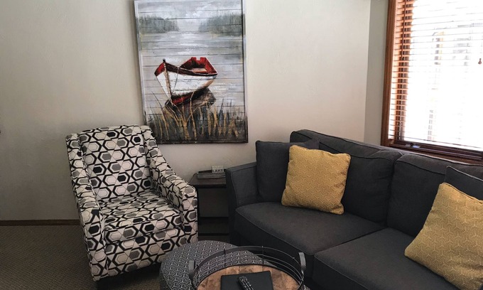 Egg Harbor Condo | Stylish 2 bdrm 2 ba recently remodeled with many amenities for you to enjoy!