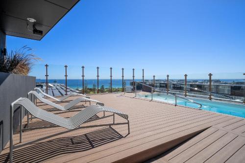 North Fremantle Apartment | Stylish 2-Bed Apartment with Rooftop BBQ Access