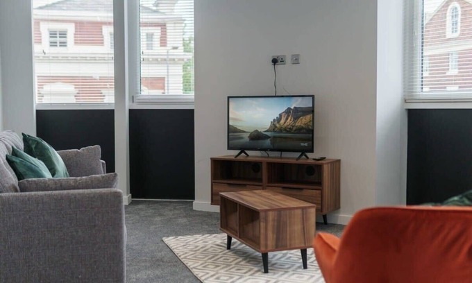 Georgian Quarter Apartment | Stylish 2 Bed Apartment with Free Parking