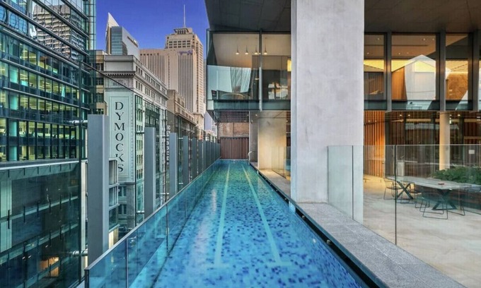 Sydney Central Business District Apartment | Stylish 2 Bed in Central CBD with Pool and Gym