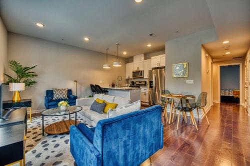 Fairlawn Apartment | Stylish 2-Bedroom/2Bath Hideaway