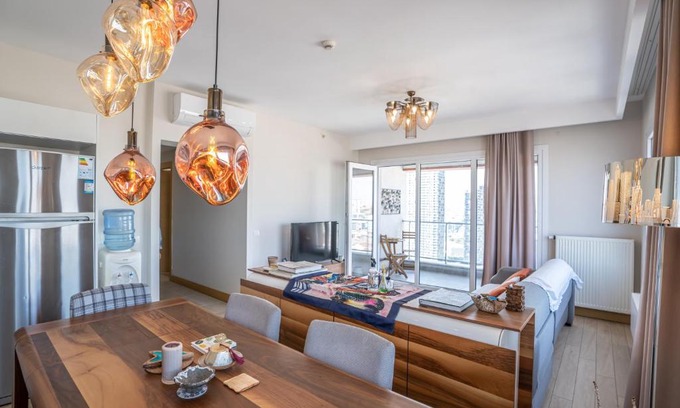 Bagcilar Apartment | Stylish 2 Bedroom Apt with amazing view Pool/Wifi