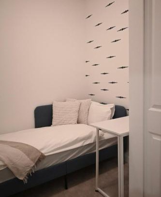 Fleetwood Apartment | Stylish 2-Bedroom Condo - Premium Comfort, Central Location