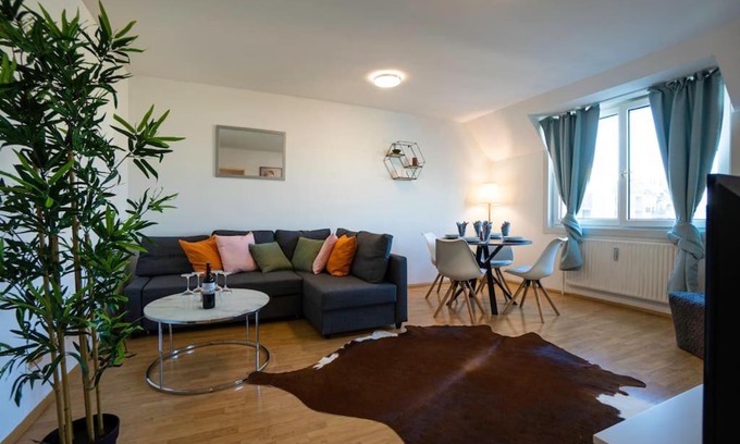 Ottakring Apartment | Stylish 2 Floor Penthouse 15 min to City Center