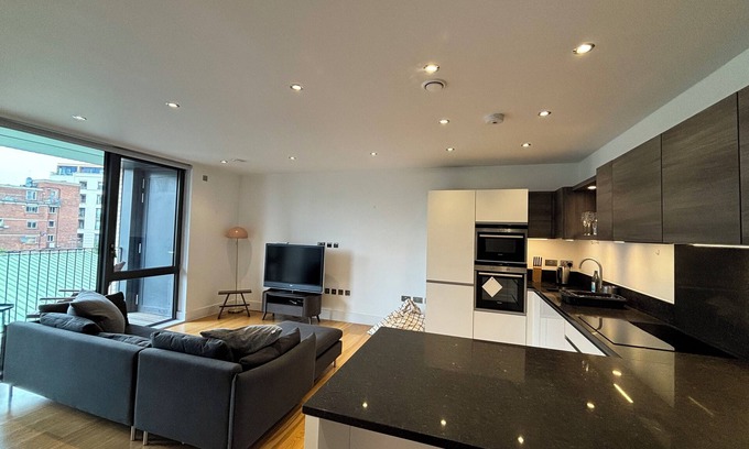 Golborne Apartment | Stylish 2BD Flat in the Heart of Notting Hill