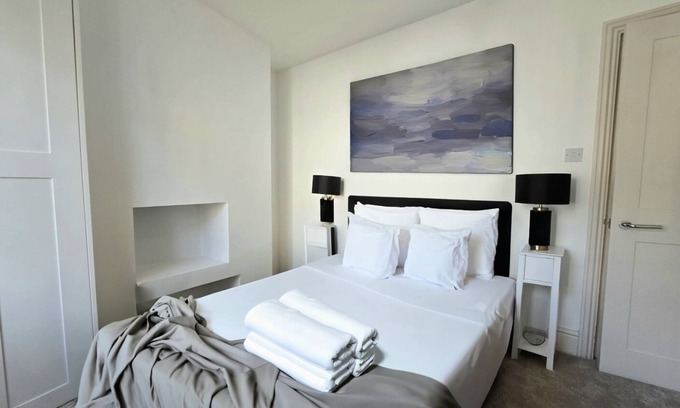 King's Cross Apartment | Stylish 2BD near Kings Cross Station